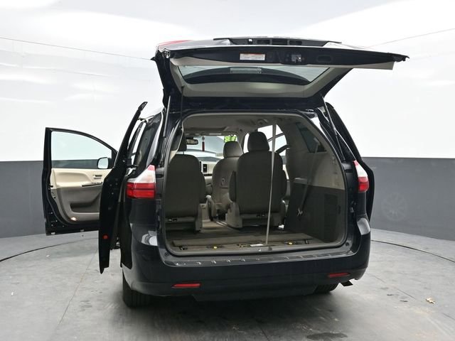 Used 2018 Toyota Sienna XLE AWD/4WD image 36