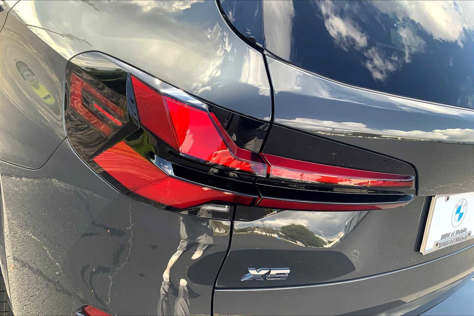 New 2026 BMW X5 M60i image 15