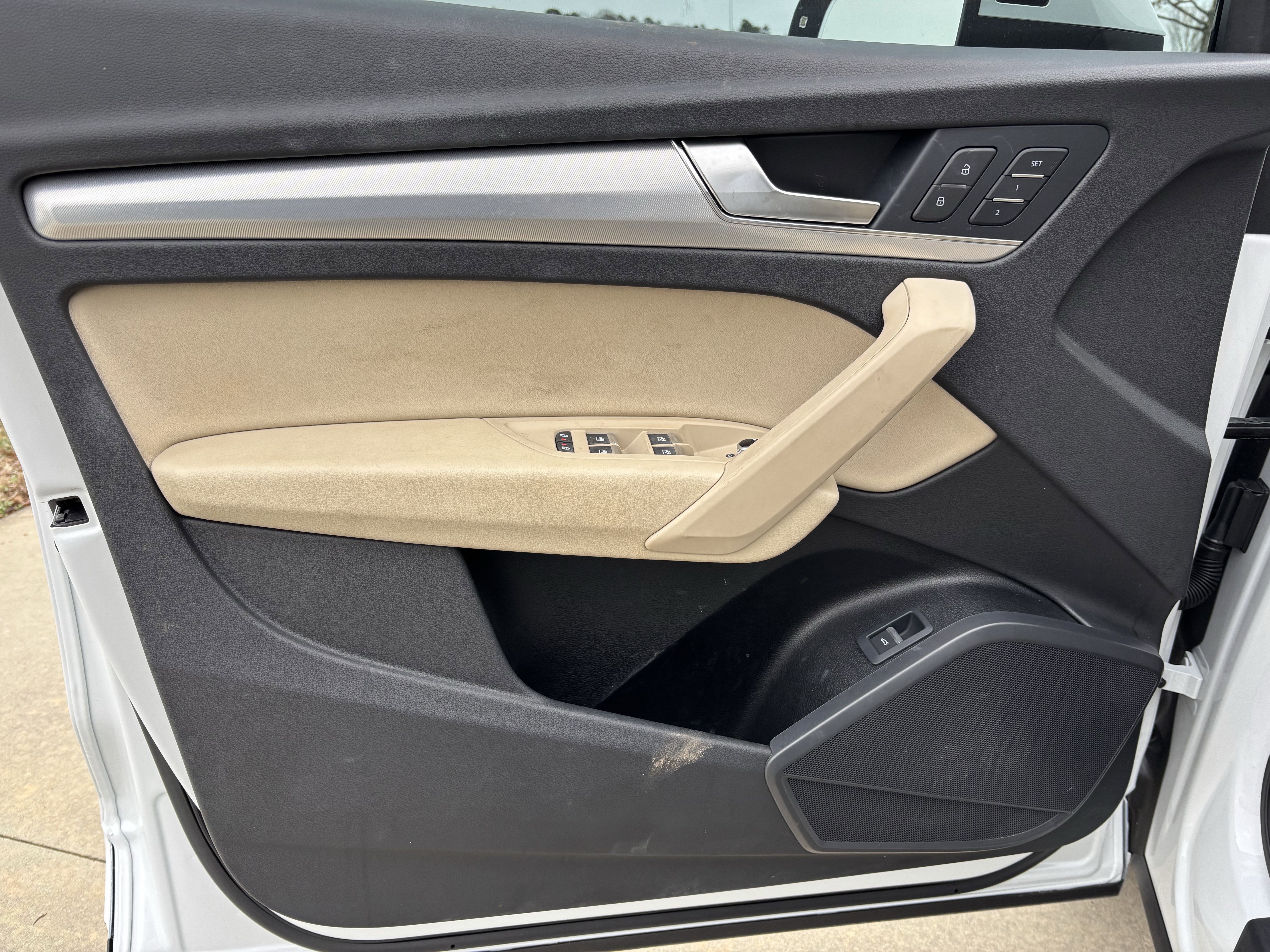 Used 2025 Audi Q5 2.0T Premium image 12