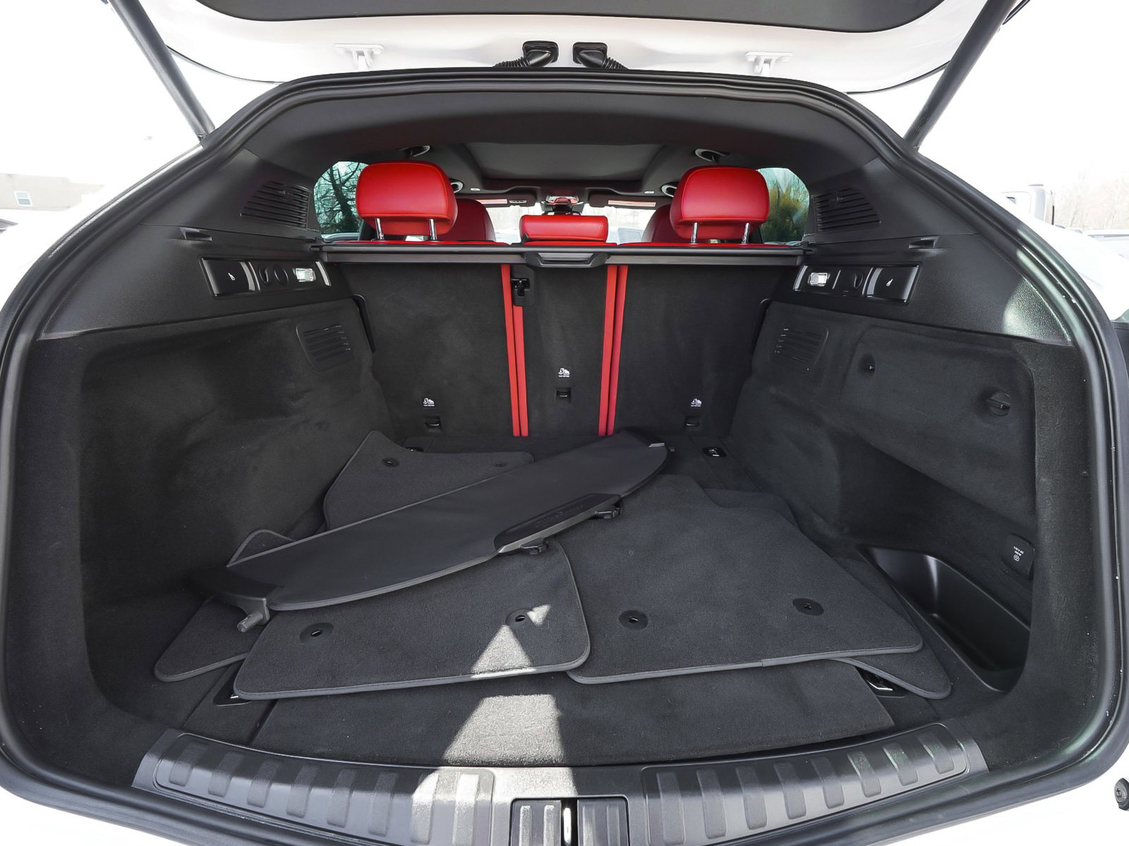 Used 2023 Alfa Romeo Stelvio Veloce image 46