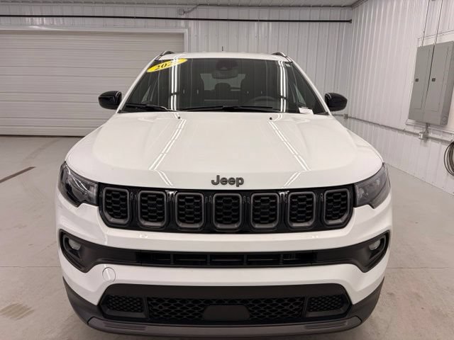 Used 2025 Jeep Compass Latitude w/ Altitude Special Edition AWD/4WD image 2