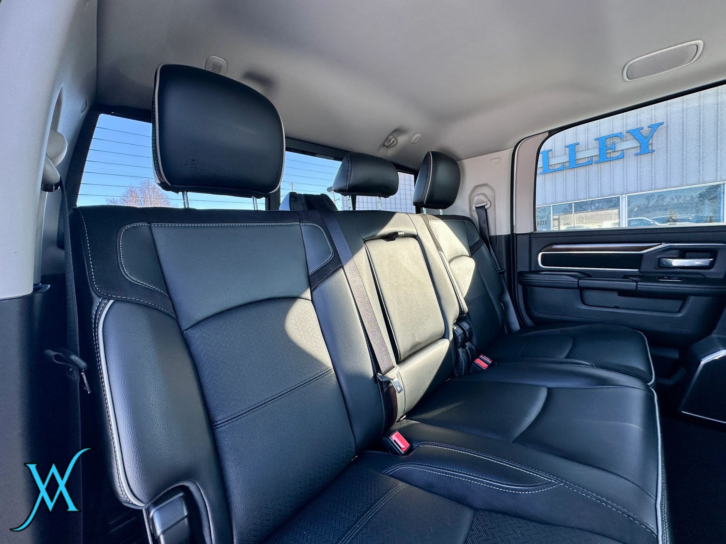 Used 2024 RAM 2500 Laramie AWD/4WD image 30