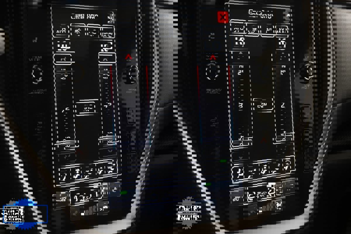 Used 2025 Subaru Crosstrek 2.0i Premium image 30