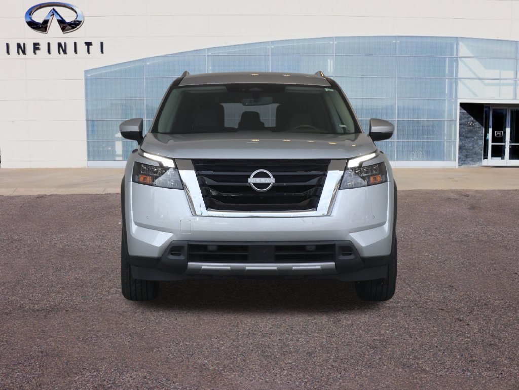 Used 2025 Nissan Pathfinder SL AWD/4WD image 11