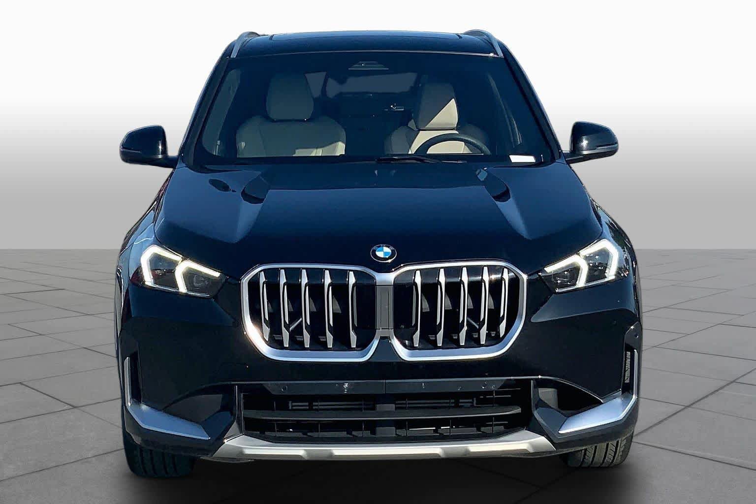 Used 2025 BMW X1 xDrive28i w/ Convenience Package AWD/4WD image 4