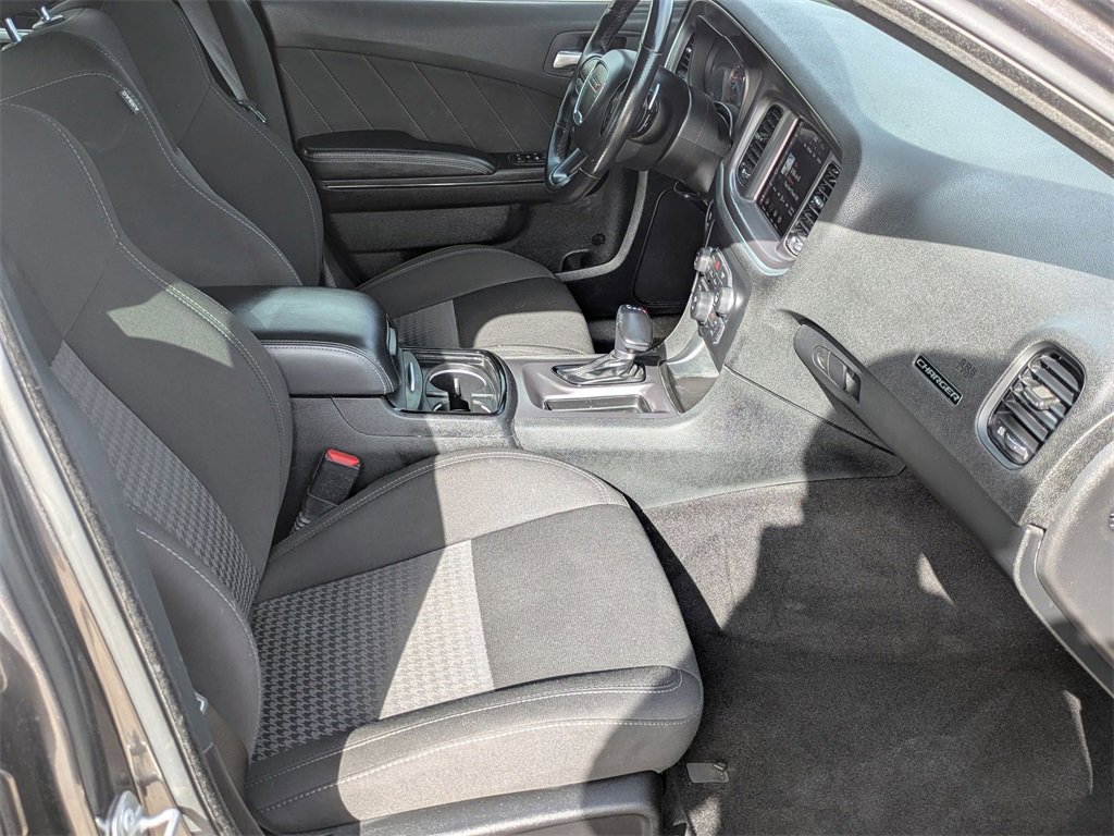Used 2022 Dodge Charger R/T w/ Blacktop Package image 28