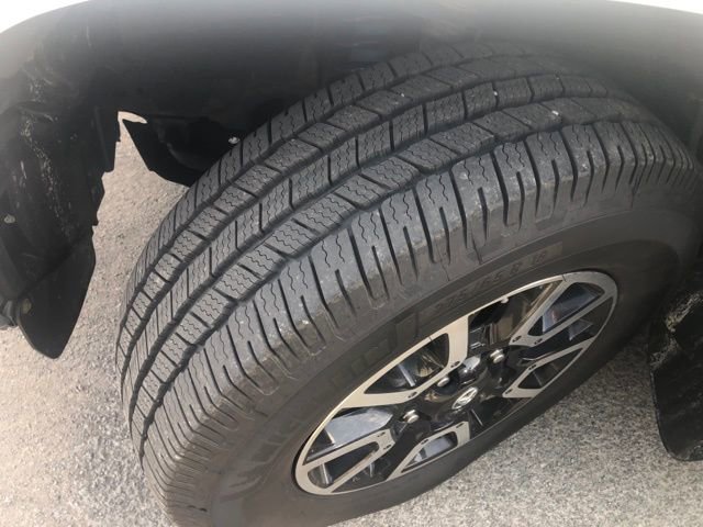 Used 2019 Toyota Tundra Limited w/ Limited Premium Package image 9