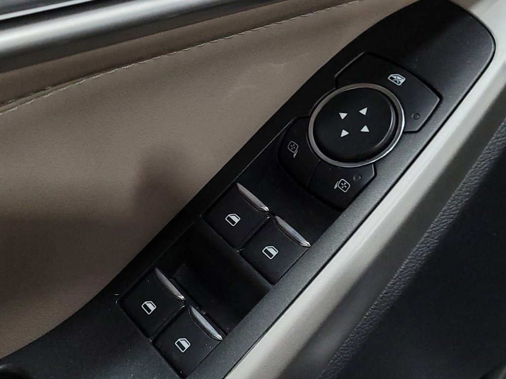 Used 2022 Ford Explorer XLT w/ Equipment Group 202A image 27