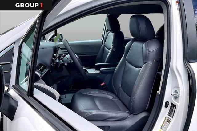 Certified 2023 Toyota Sienna LE FWD image 9