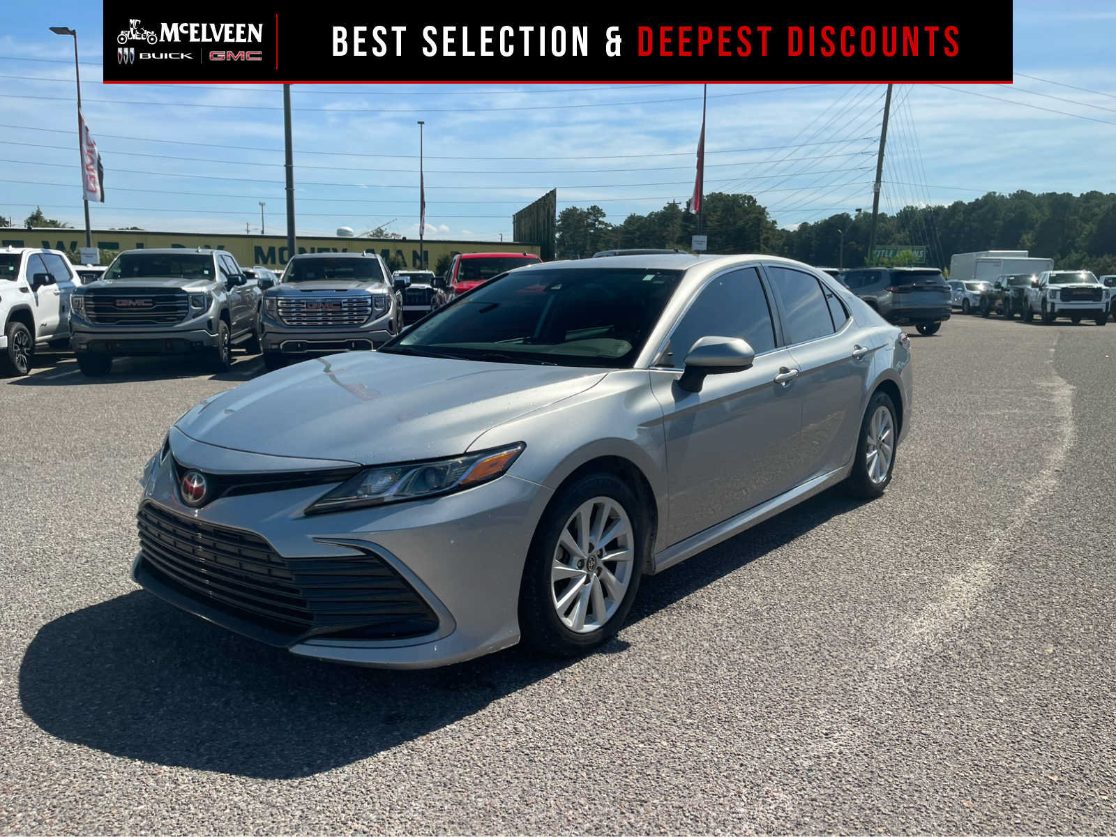 Used 2022 Toyota Camry LE FWD image 1