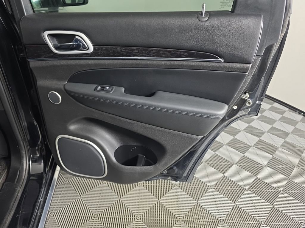 Used 2018 Jeep Grand Cherokee Summit w/ Platinum Series Group image 41