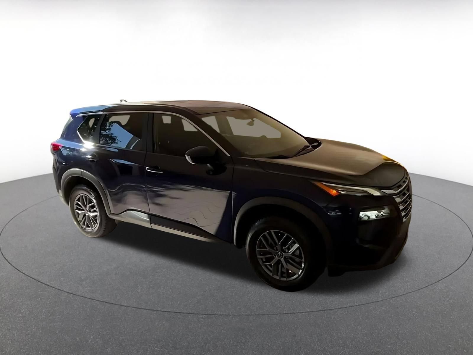 Used 2026 Nissan Rogue SV AWD/4WD image 2