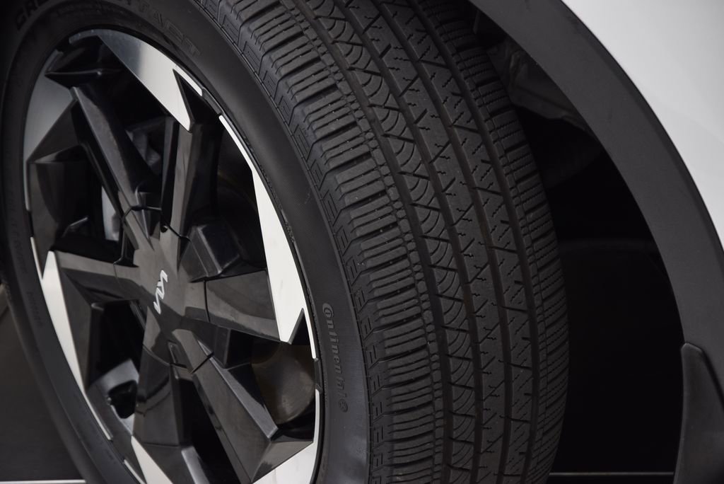 Used 2025 Kia Sorento EX image 27