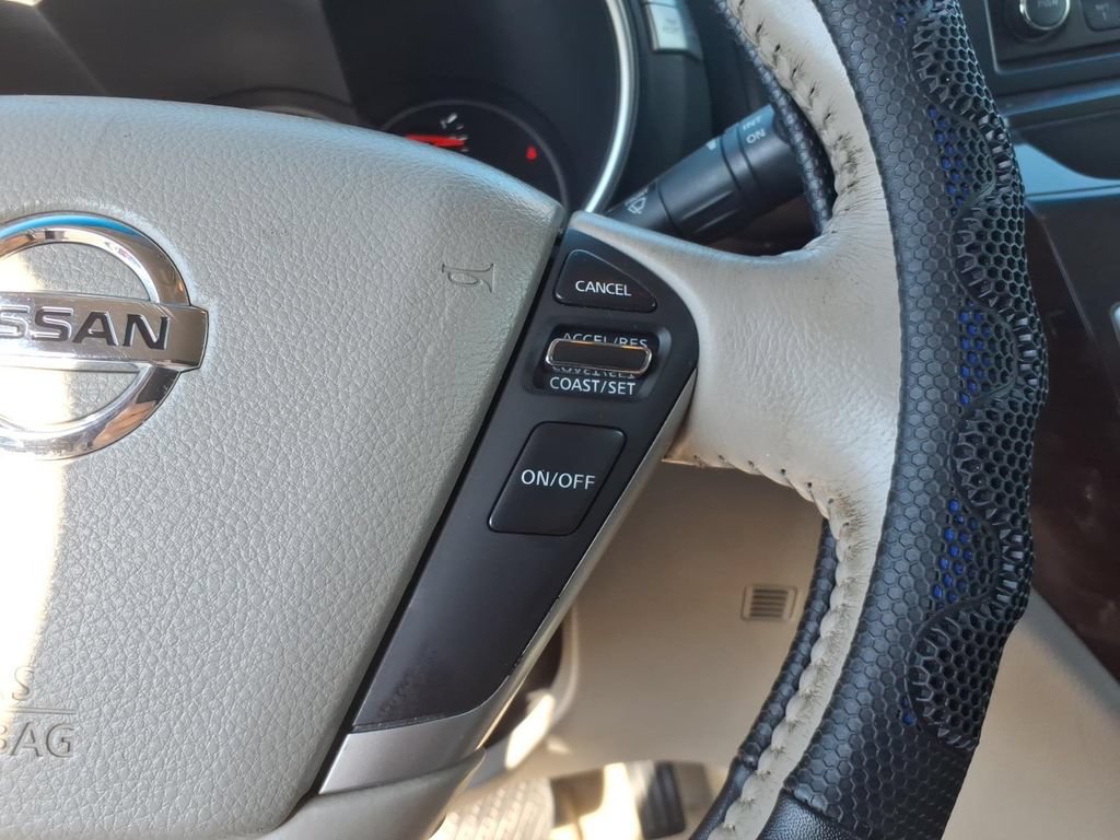 Used 2013 Nissan Quest SV FWD image 11