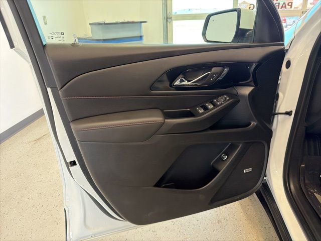 Used 2024 Chevrolet Traverse RS image 18