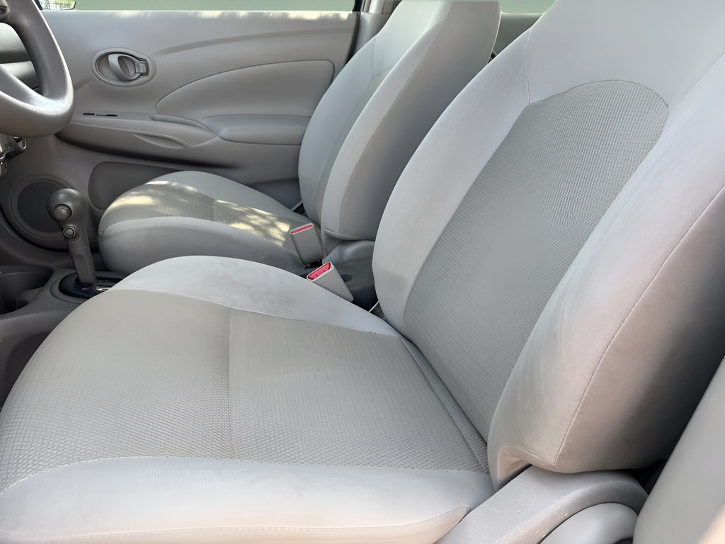 Used 2012 Nissan Versa SV FWD image 10