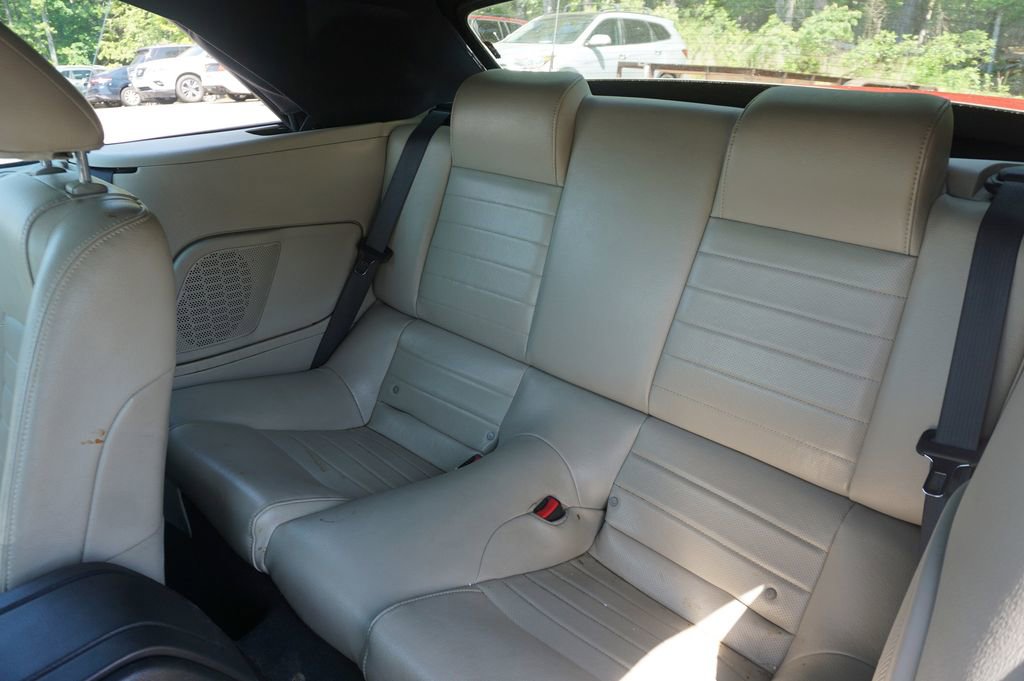 Used 2010 Ford Mustang Premium RWD image 10