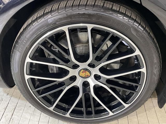 Certified 2023 Porsche Panamera 4 Platinum Edition image 15