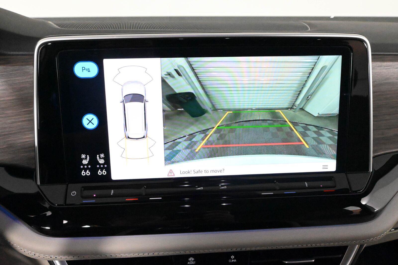 Certified 2025 Volkswagen Atlas SEL AWD/4WD image 5