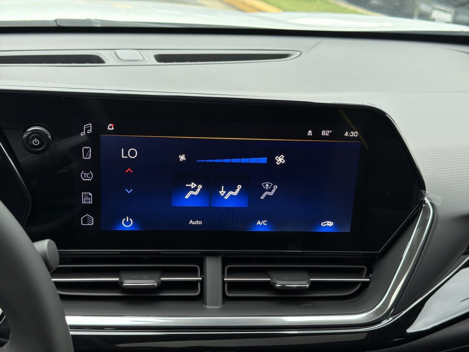 New 2026 Chevrolet Trax ACTIV w/ Sunroof Package FWD image 21