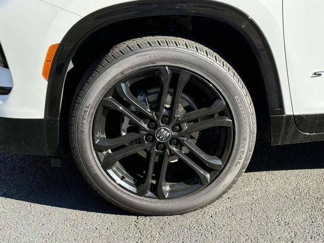 Used 2025 Buick Enclave Sport Touring w/ Trailering Package, 5000 lbs. AWD/4WD image 8