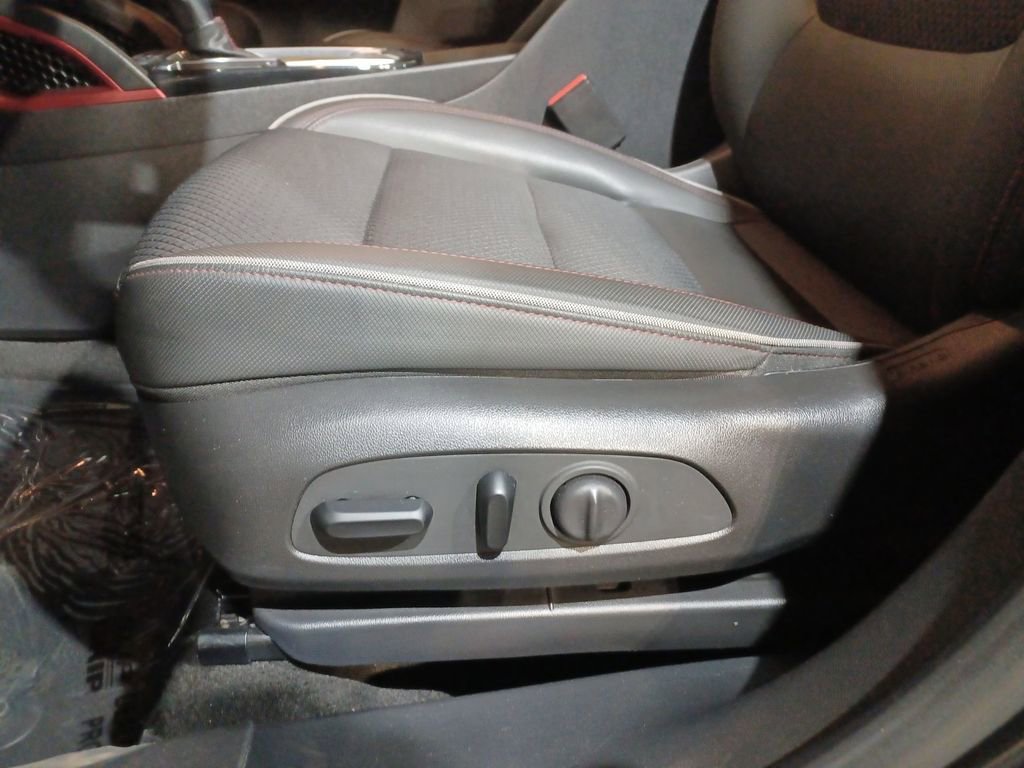 Used 2022 Chevrolet TrailBlazer RS w/ Convenience Package image 14