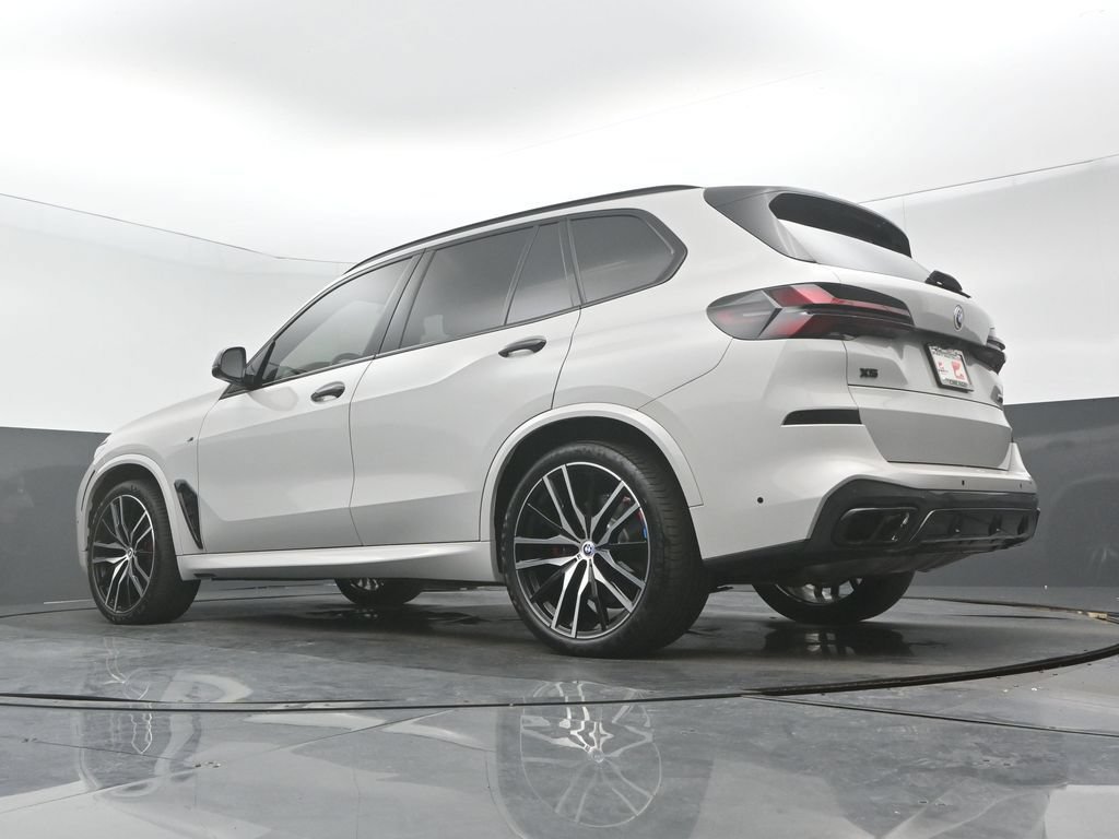 Used 2022 BMW X5 M50i w/ Executive Package AWD/4WD image 32