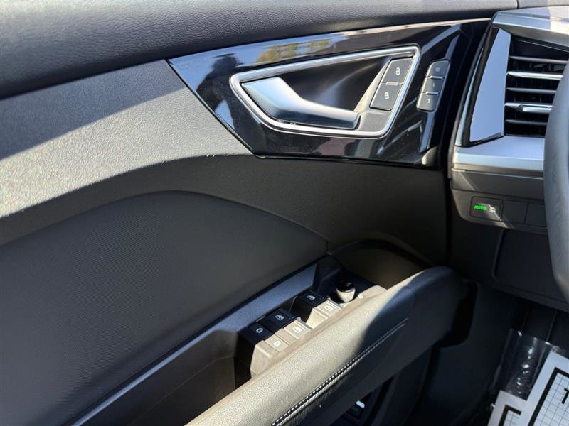 Used 2024 Audi Q4 e-tron Premium Plus w/ Premium Plus image 24