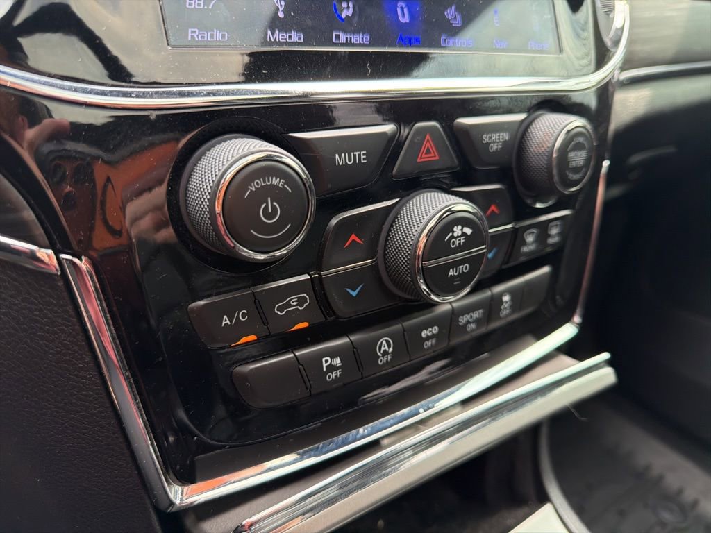 Used 2019 Jeep Grand Cherokee Limited w/ Luxury Group II image 33