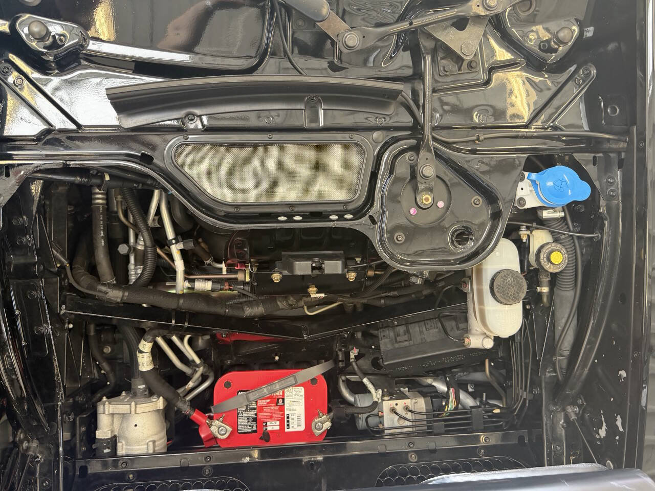 Used 2005 Ford GT RWD image 56