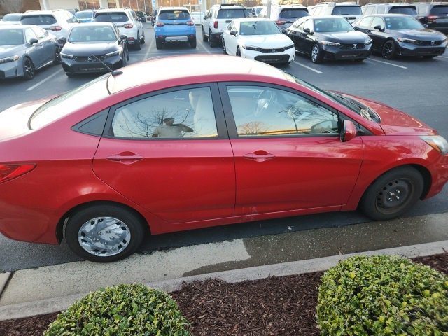 Used 2013 Hyundai Accent GLS image 11