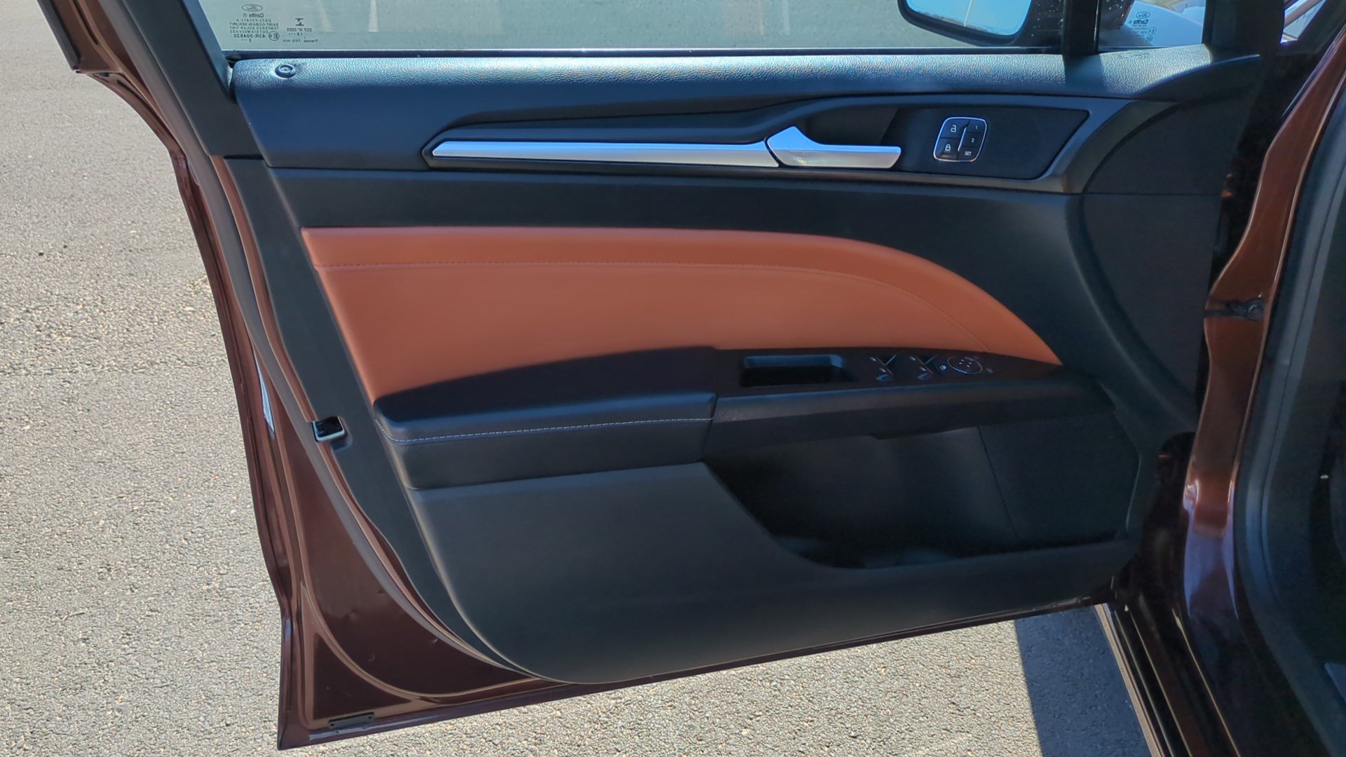 Used 2019 Ford Fusion Titanium FWD image 11