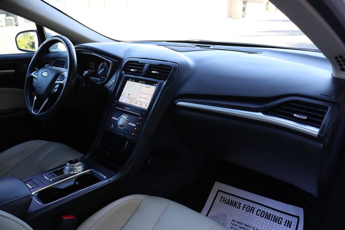 Used 2017 Ford Fusion Energi Titanium FWD image 18
