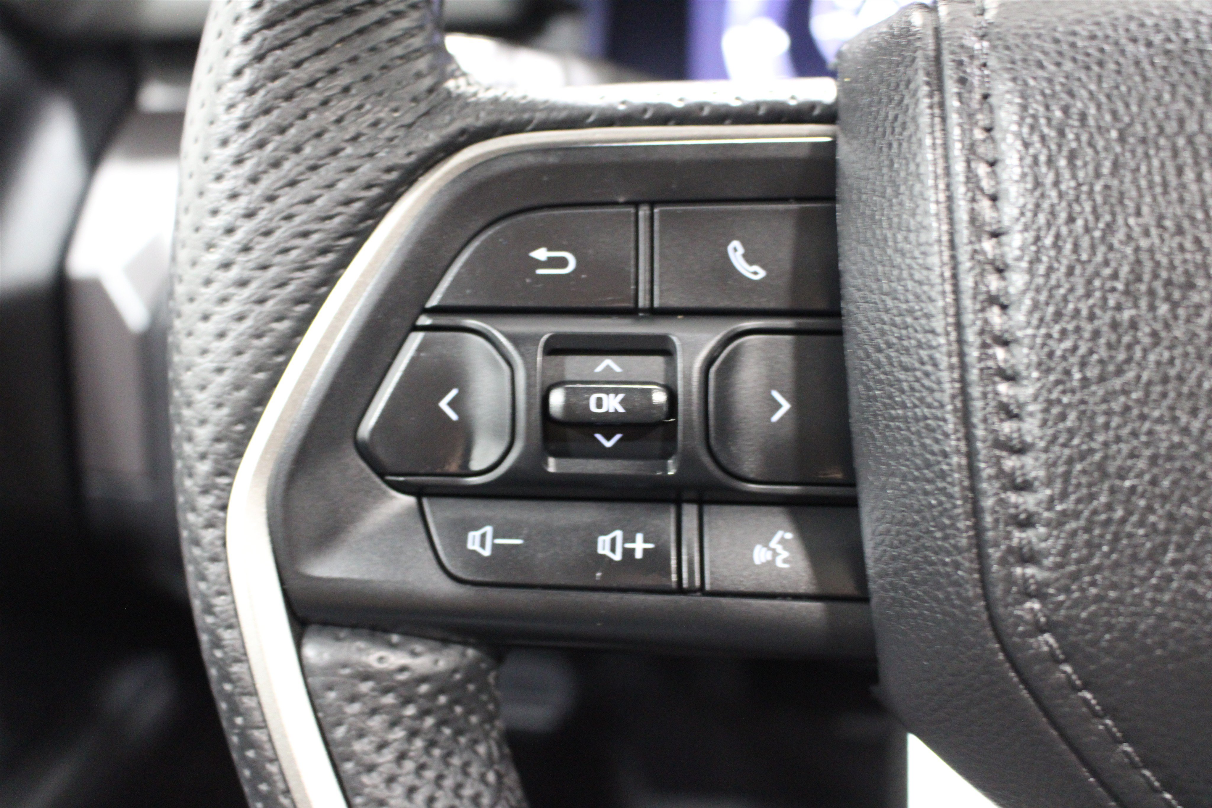Used 2025 Toyota Tacoma TRD Off-Road w/ TRD Off Road Premium Package AWD/4WD image 11