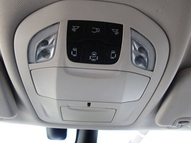 Used 2019 Chrysler Pacifica Touring-L Plus w/ Advanced Safetytec Group FWD image 23