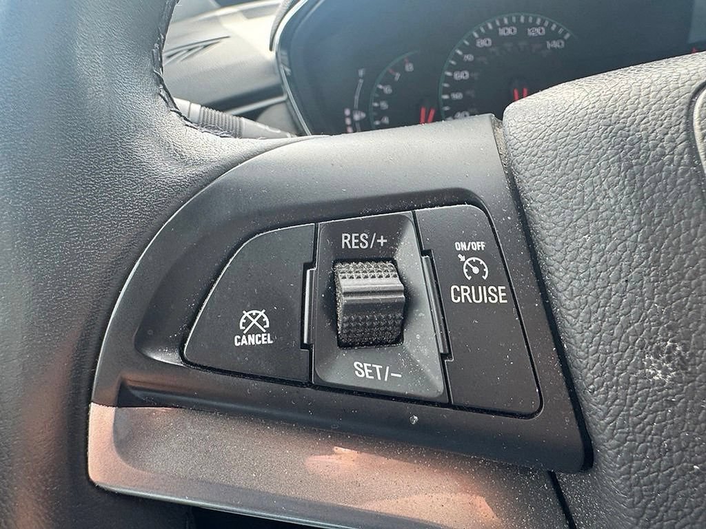 Used 2019 Chevrolet Trax LT w/ LT Convenience Package AWD/4WD image 22