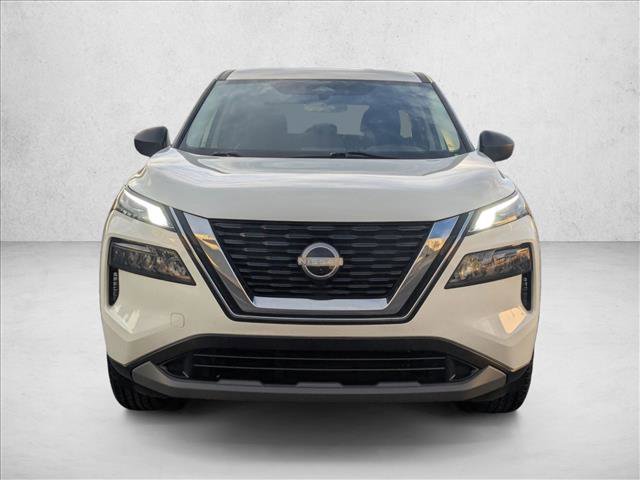 Used 2023 Nissan Rogue S image 2