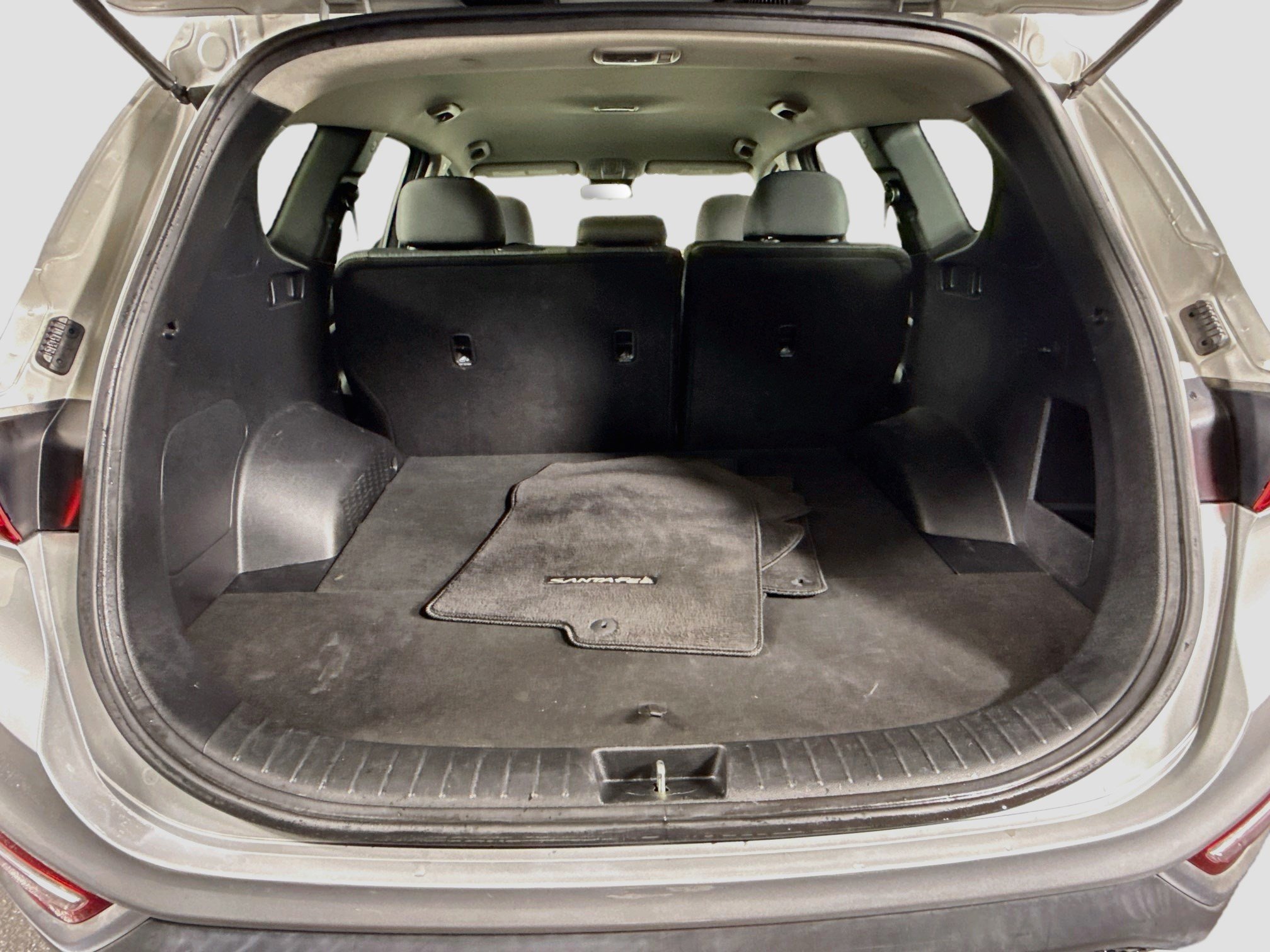 Used 2020 Hyundai Santa Fe SE FWD image 34