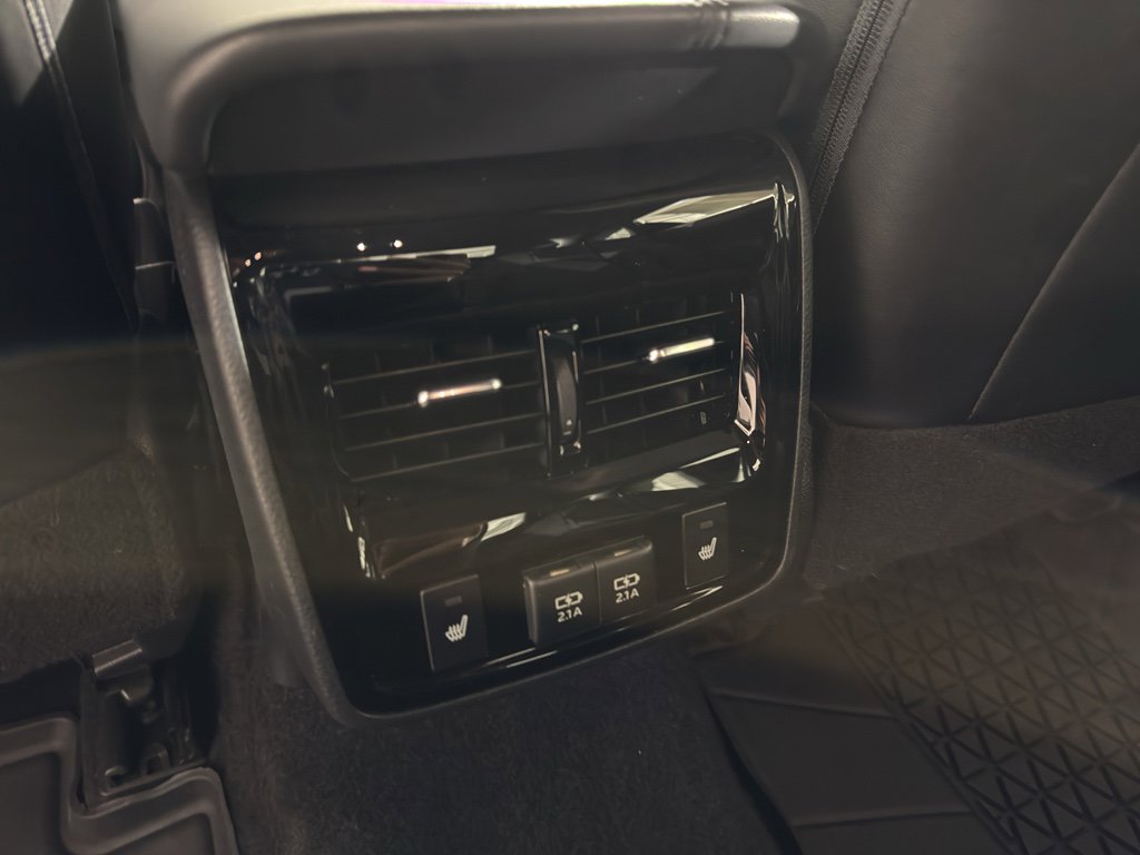 Used 2019 Toyota Avalon Touring image 14