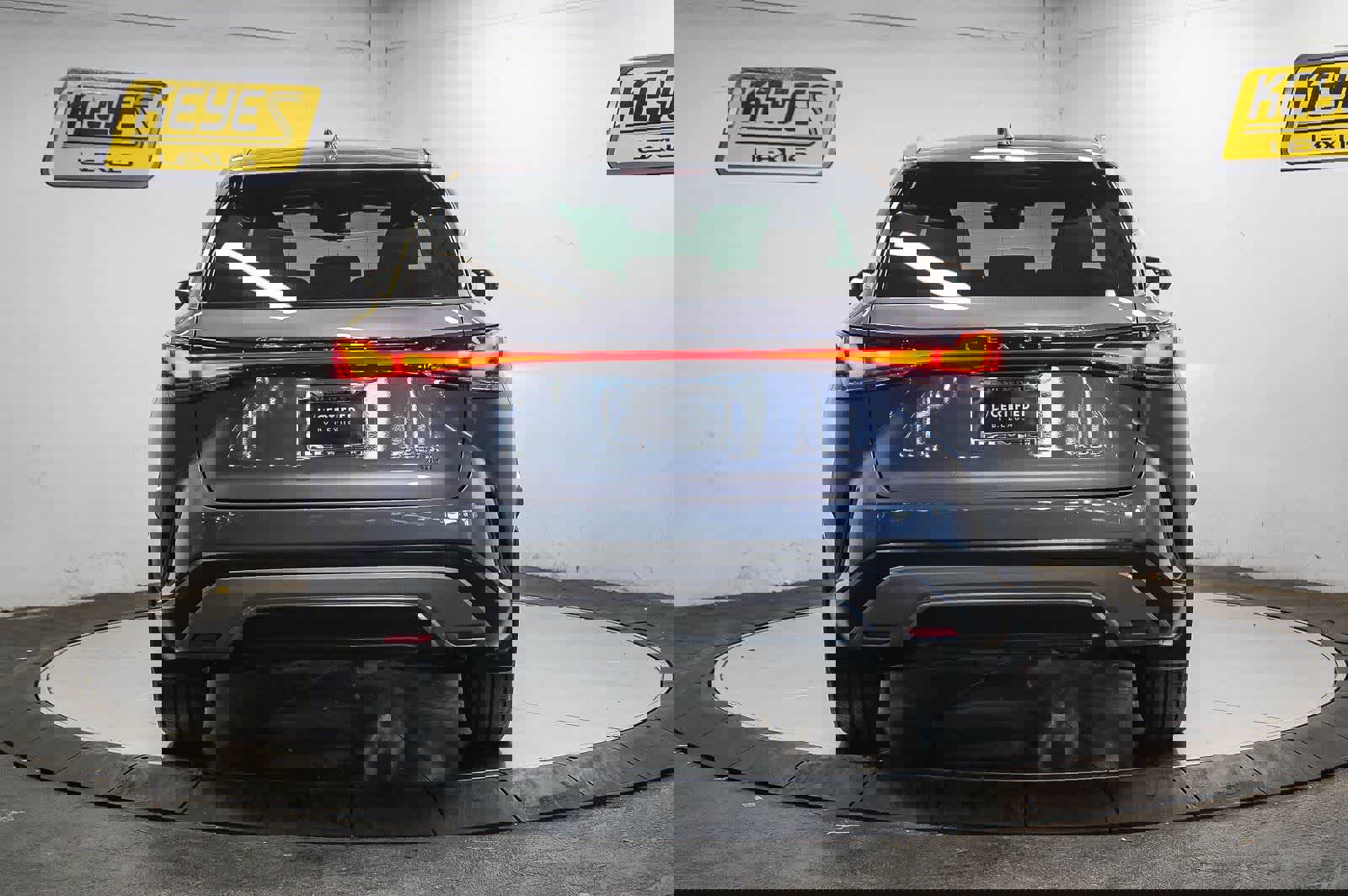 Used 2023 Lexus RX 350h w/ Accessory Package (Z1) image 3