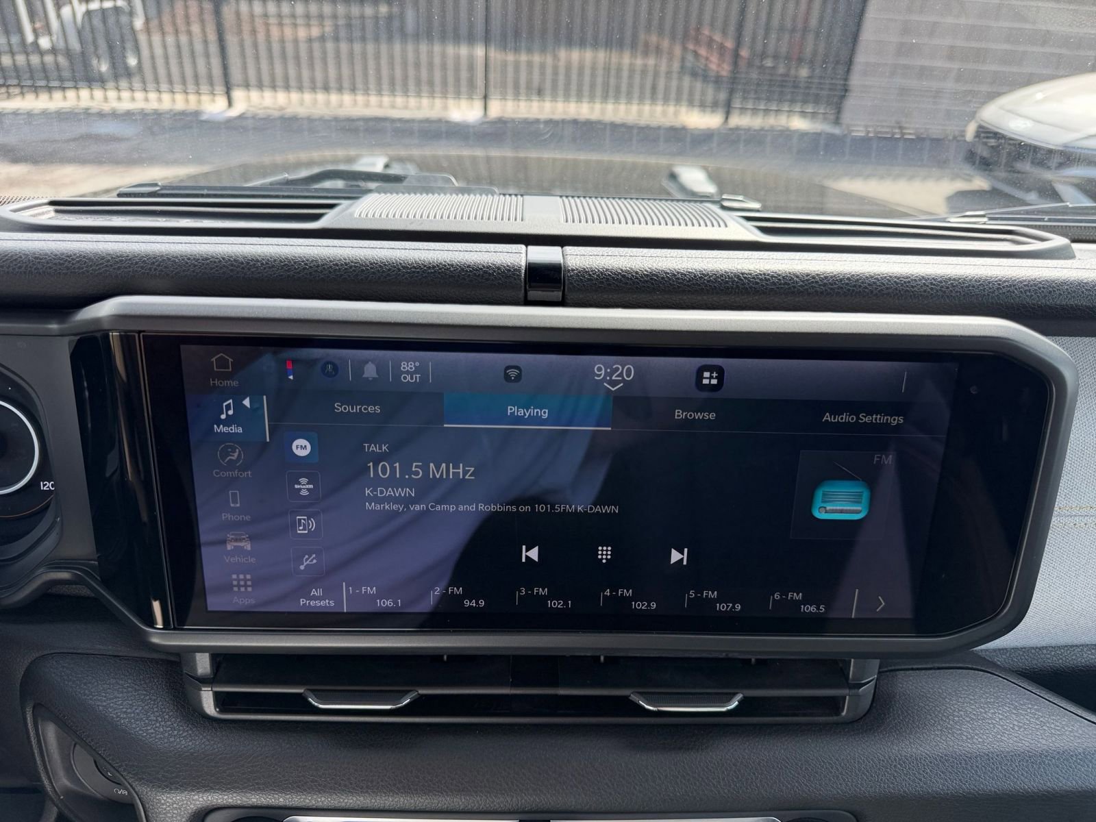 Used 2025 Jeep Wrangler Sport S image 20