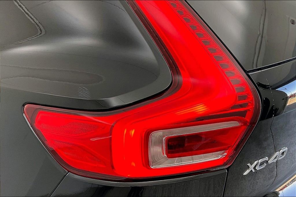 Used 2023 Volvo XC40 B5 Plus w/ Protection Package Premier image 41