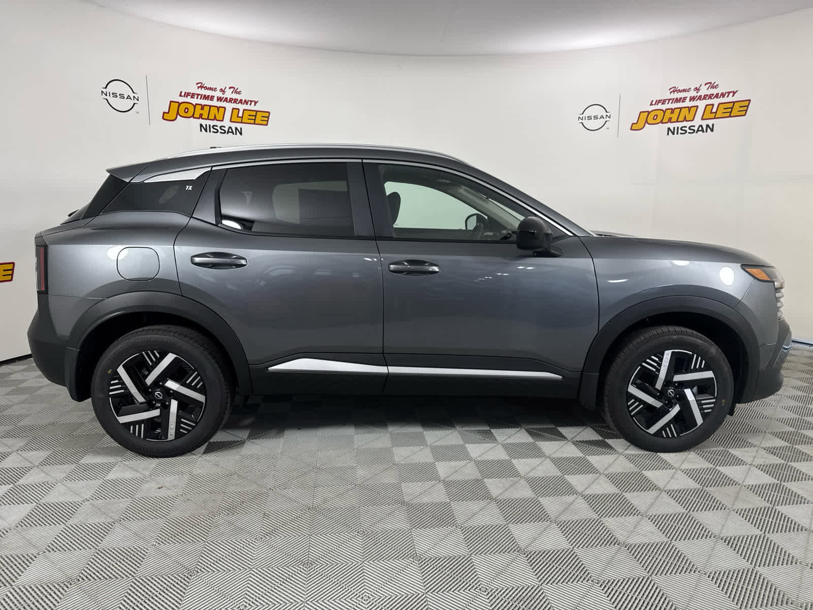 New 2026 Nissan Kicks SV w/ Illumination Package image 7