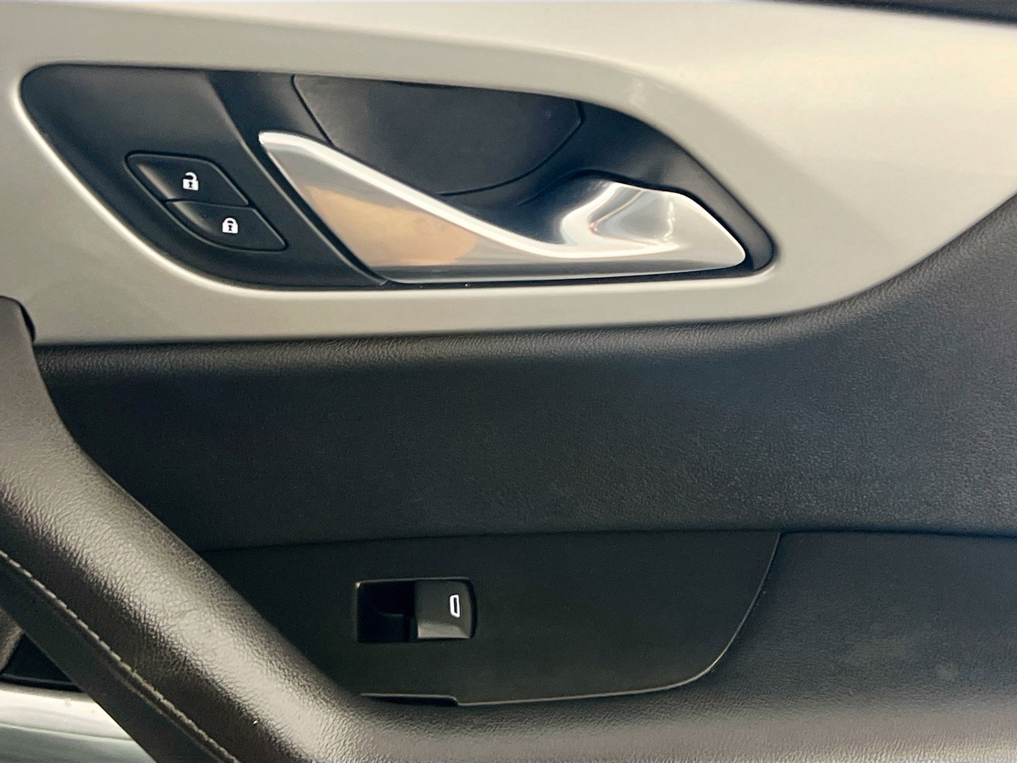 Used 2019 Chevrolet Blazer LT w/ Sound & Technology Package image 30