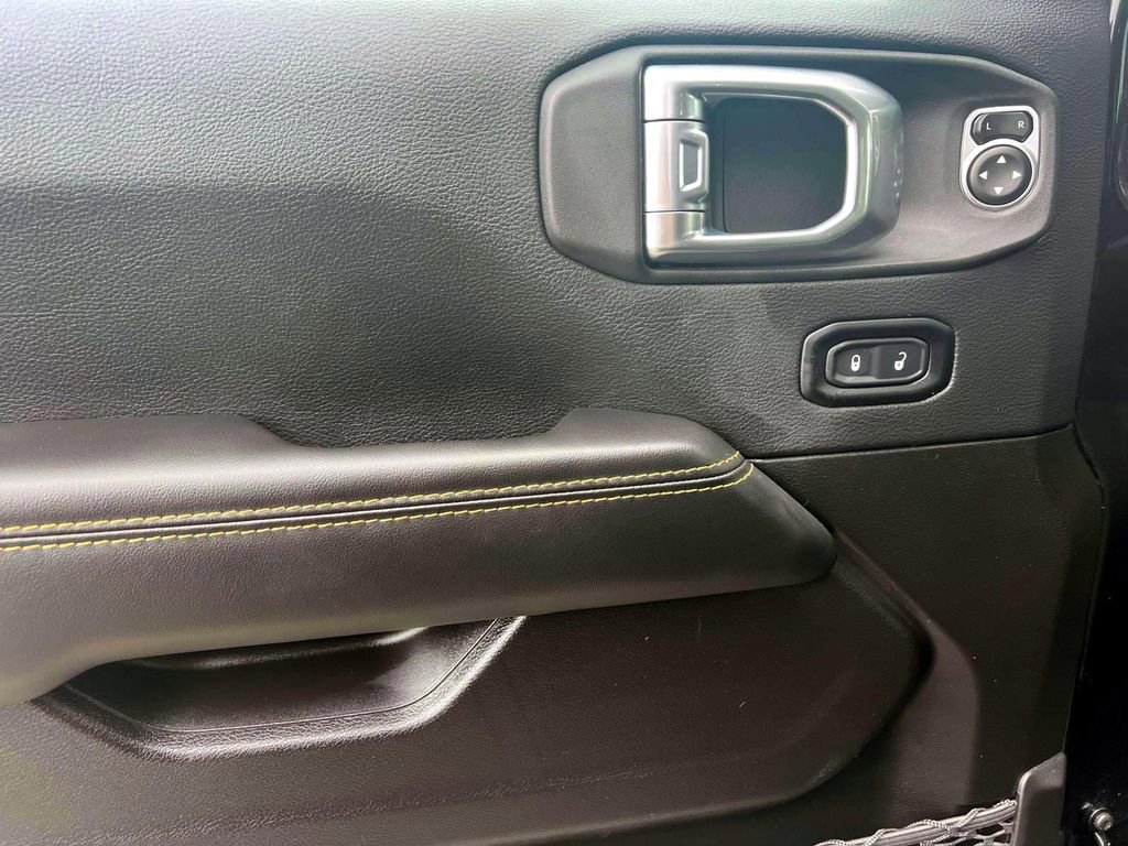 Certified 2025 Jeep Wrangler Sahara image 16