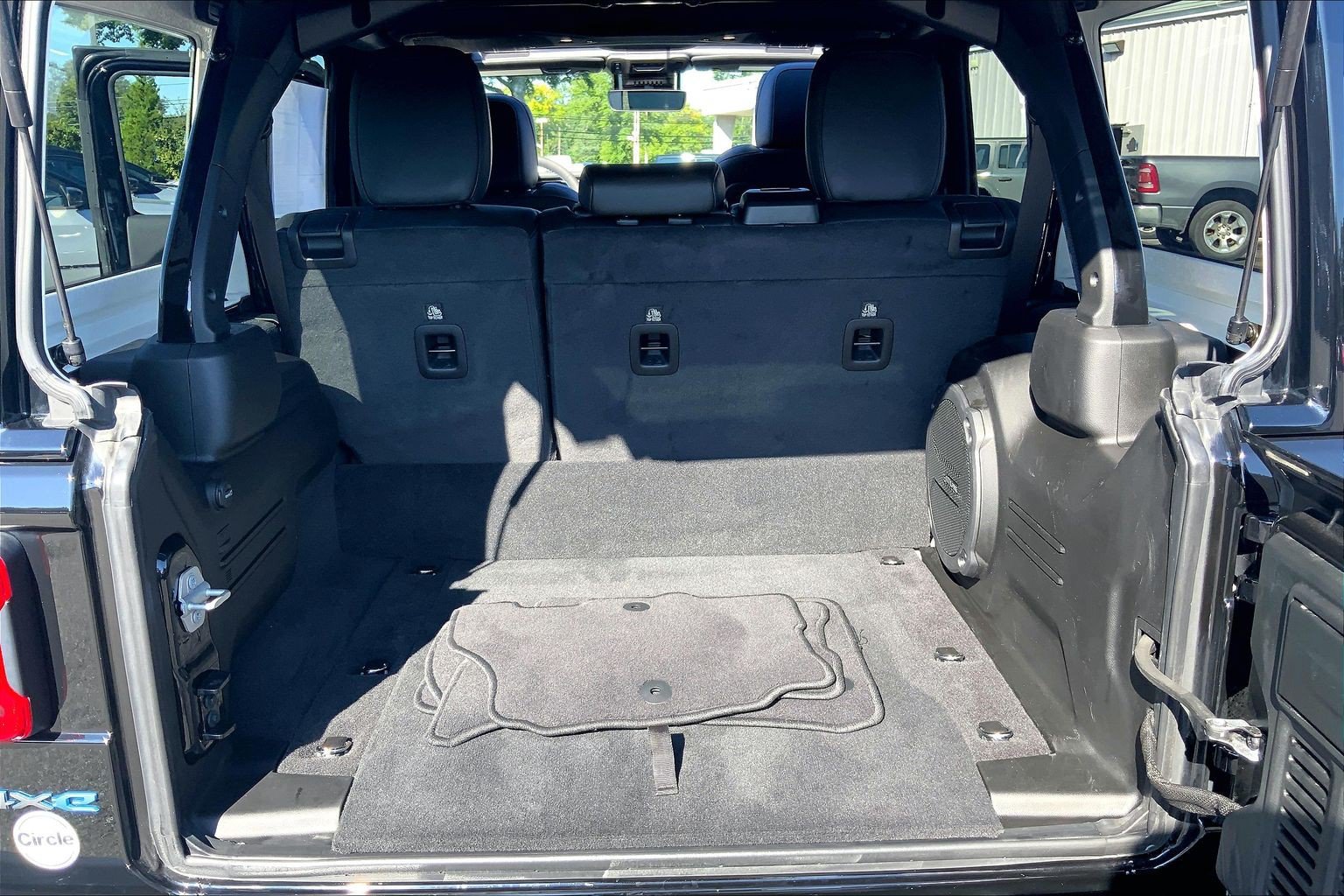 Used 2024 Jeep Wrangler High Altitude AWD/4WD image 27
