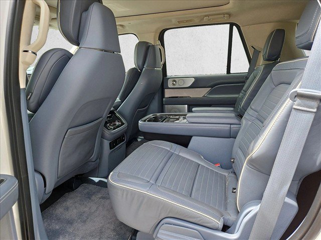 Used 2021 Lincoln Navigator Black Label w/ Cargo Convenience Package AWD/4WD image 20