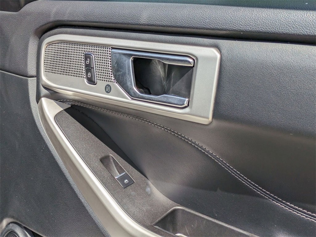Used 2023 Ford Explorer Limited image 34