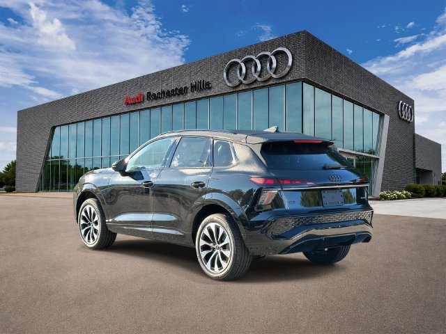 New 2026 Audi Q3 quattro 2.0T AWD/4WD image 3