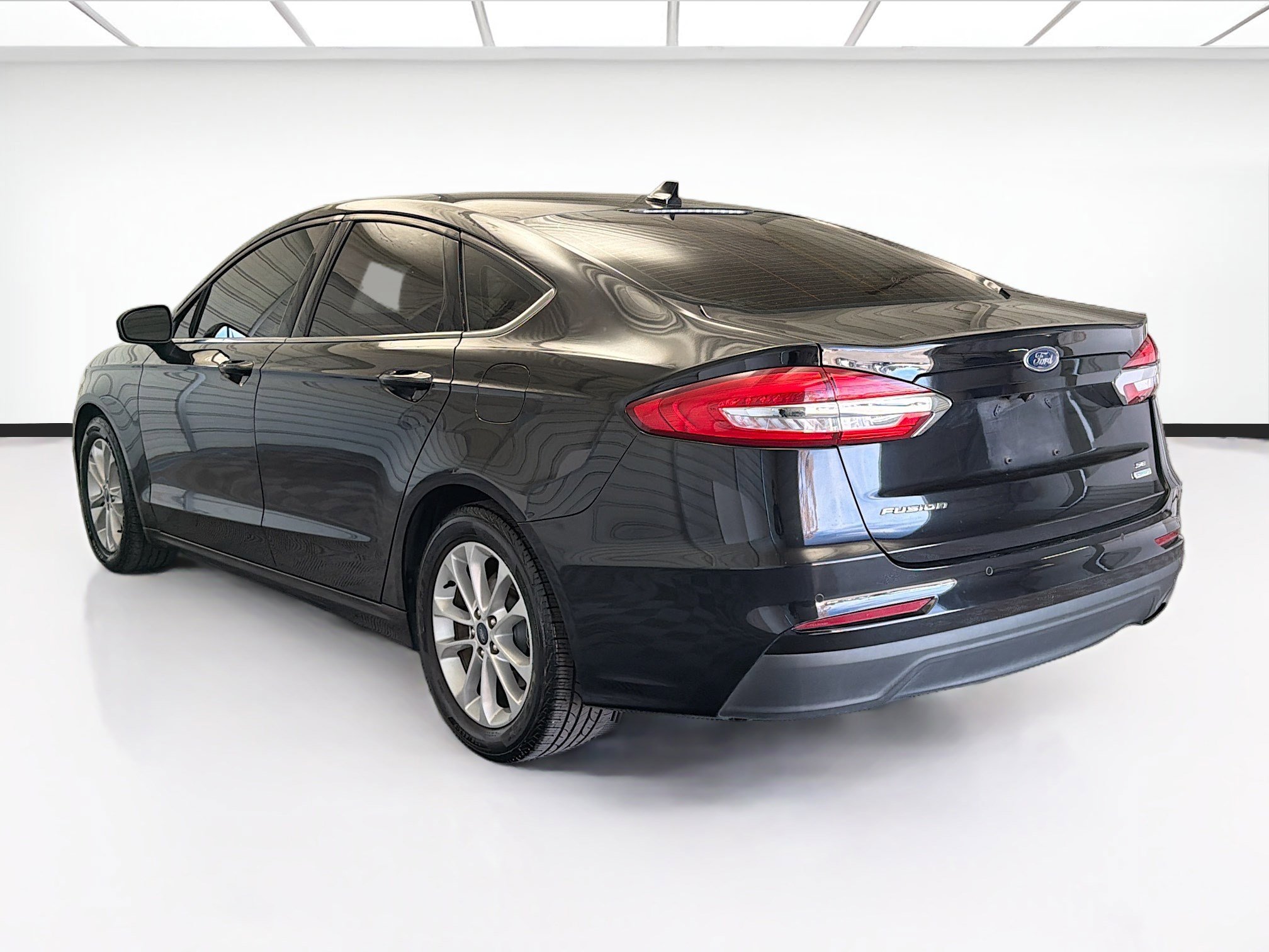 Used 2019 Ford Fusion SE image 6